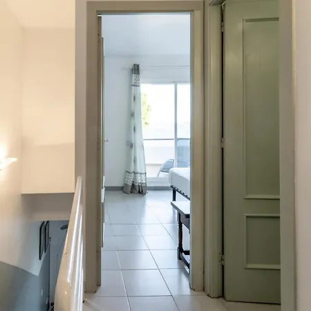 Grifeu 15.1 - Con Piscina Comunitaria Feriehus *