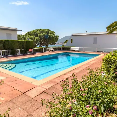 Grifeu 15.1 - Con Piscina Comunitaria Llança