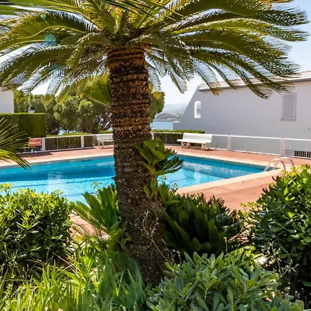 Grifeu 15.1 - Con Piscina Comunitaria Feriehus